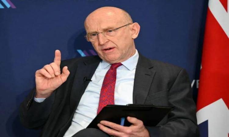 وزير الدفاع البريطاني