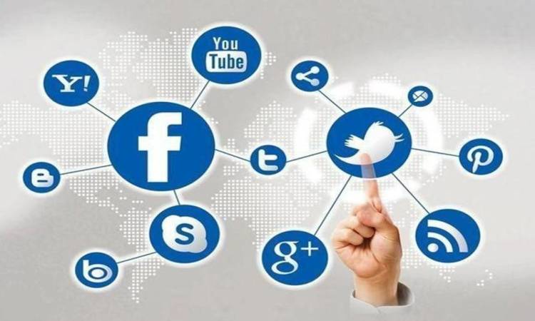 وسائل التواصل الاجتماعى